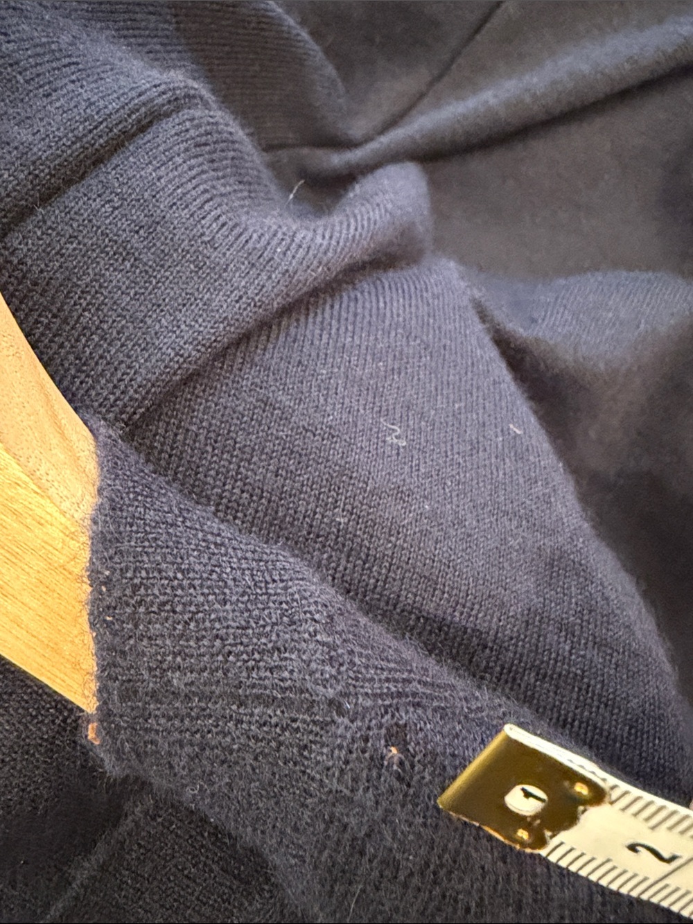 The Row Women’s Cashmere Crewneck In Dark Navy - Picture 7 of 8
